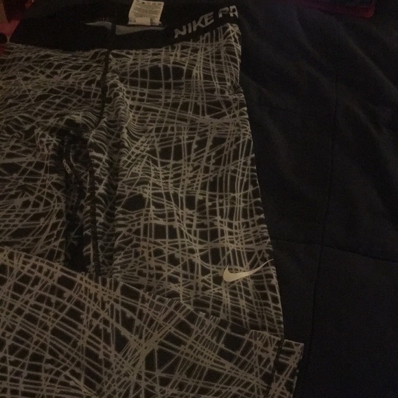 Nike - Picture 3 of 3